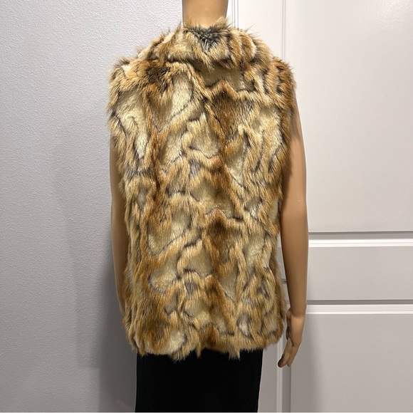 Rachel Zoe Women’s Brown Tan Faux Fur Vest Size Medium - Picture 8 of 13